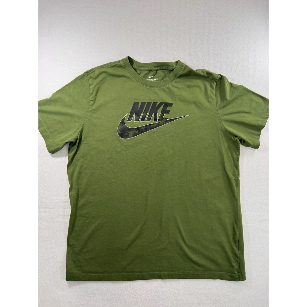 Nike Mens XL Army Green Graphic T Shirt Camo Swoosh Short Sleeve 100% Cotton EUC
